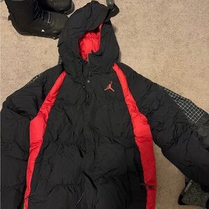 Jordan Men's Black and Red Puffer Jacket
